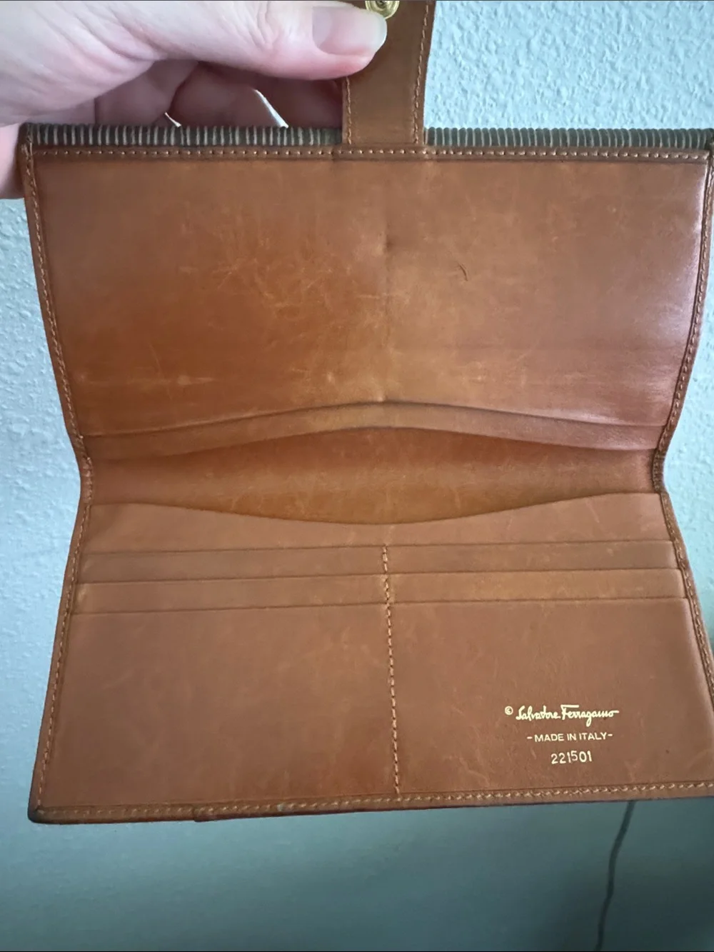Salvatore Ferragamo Brown Ribbed Fold Wallet with Leather Trim - Picture 10 of 11